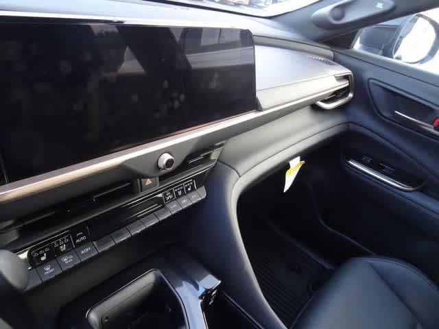 Certified 2026 Toyota Crown AWD/4WD image 12
