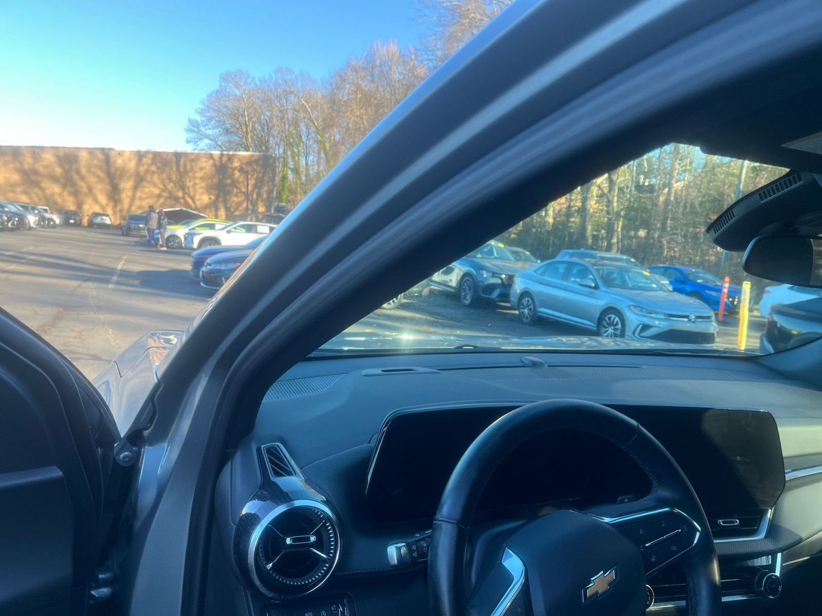 Used 2025 Chevrolet Equinox LT image 35