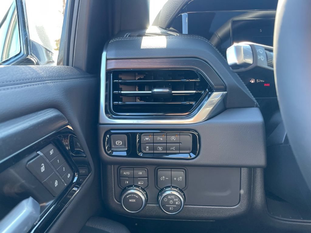New 2026 GMC Yukon XL Denali w/ Sun & Power Step Package AWD/4WD image 13