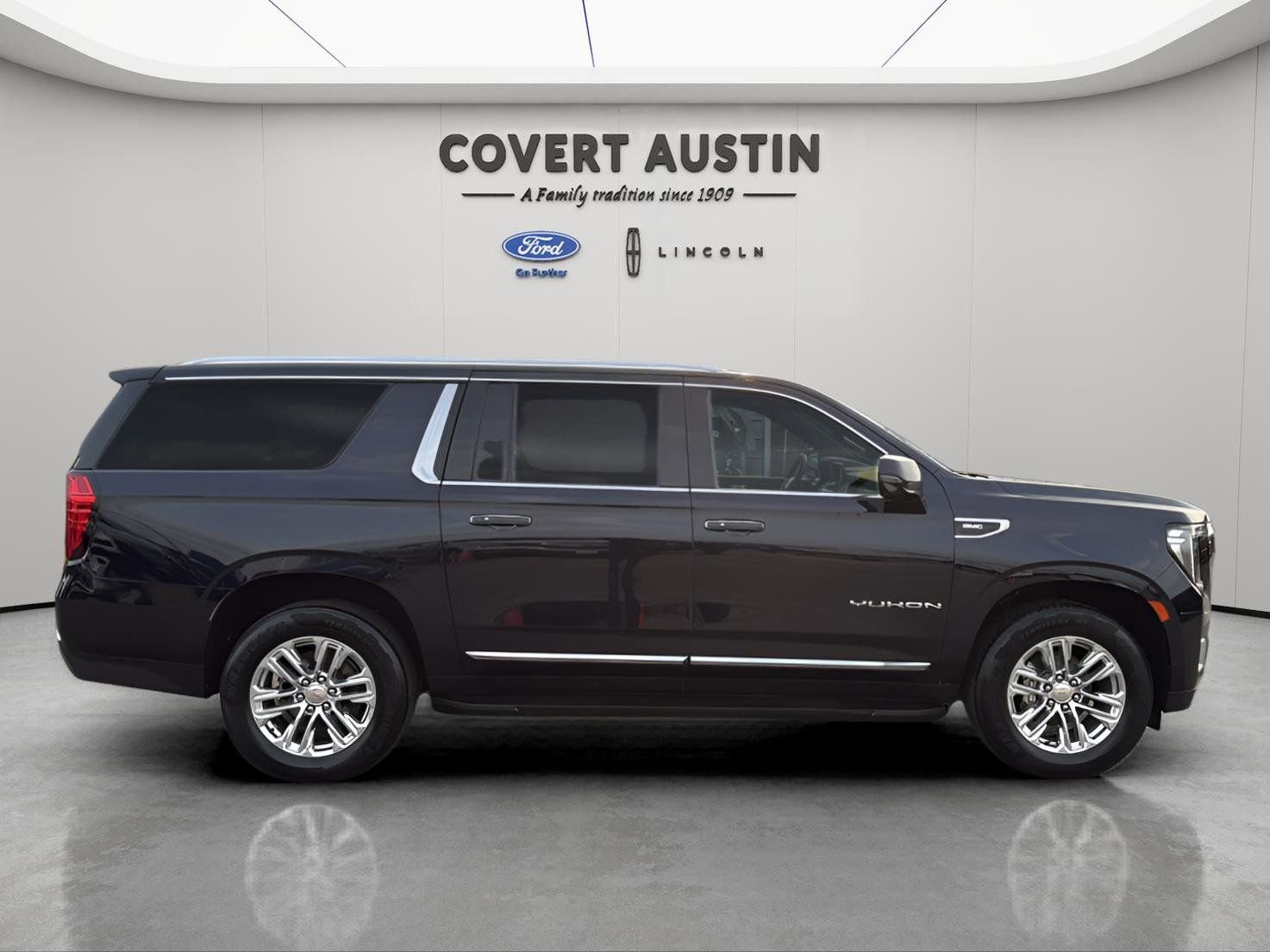 Used 2022 GMC Yukon XL SLT w/ SLT Luxury Package image 5