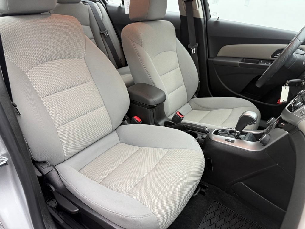 Used 2016 Chevrolet Cruze LT FWD image 31