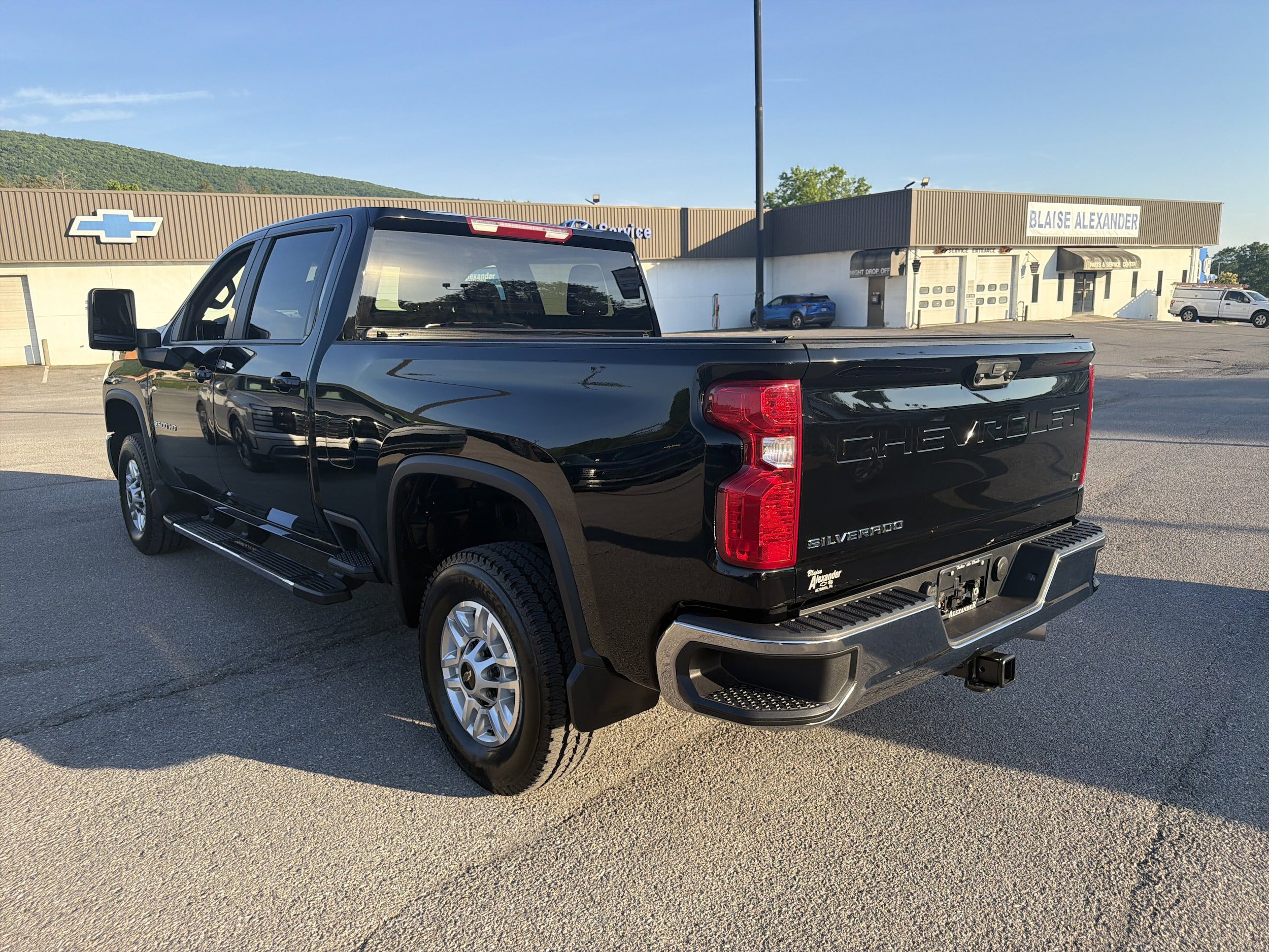 New 2026 Chevrolet Silverado 2500 LT w/ Convenience Package AWD/4WD image 6