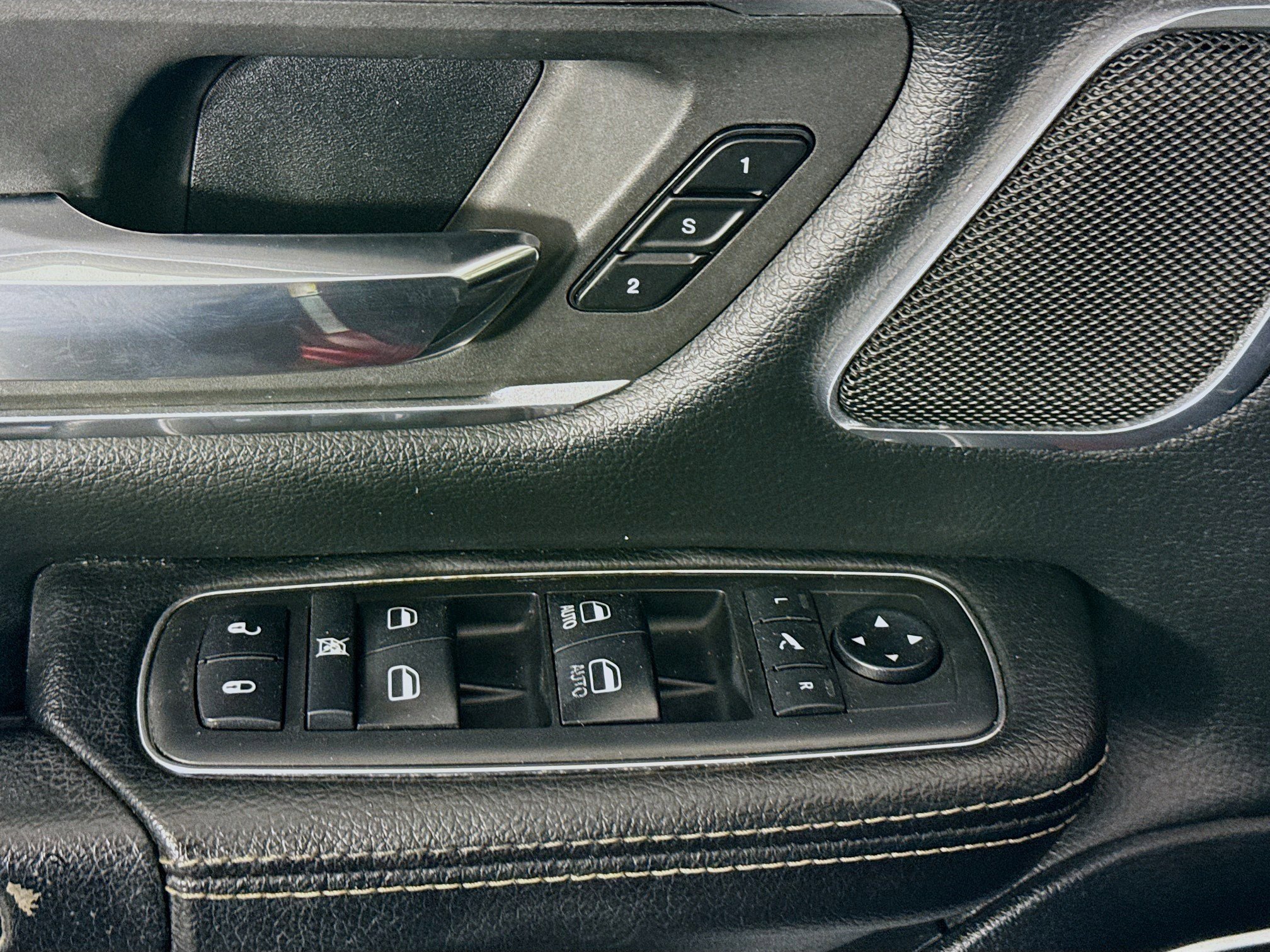 Used 2019 RAM 1500 Laramie RWD image 24