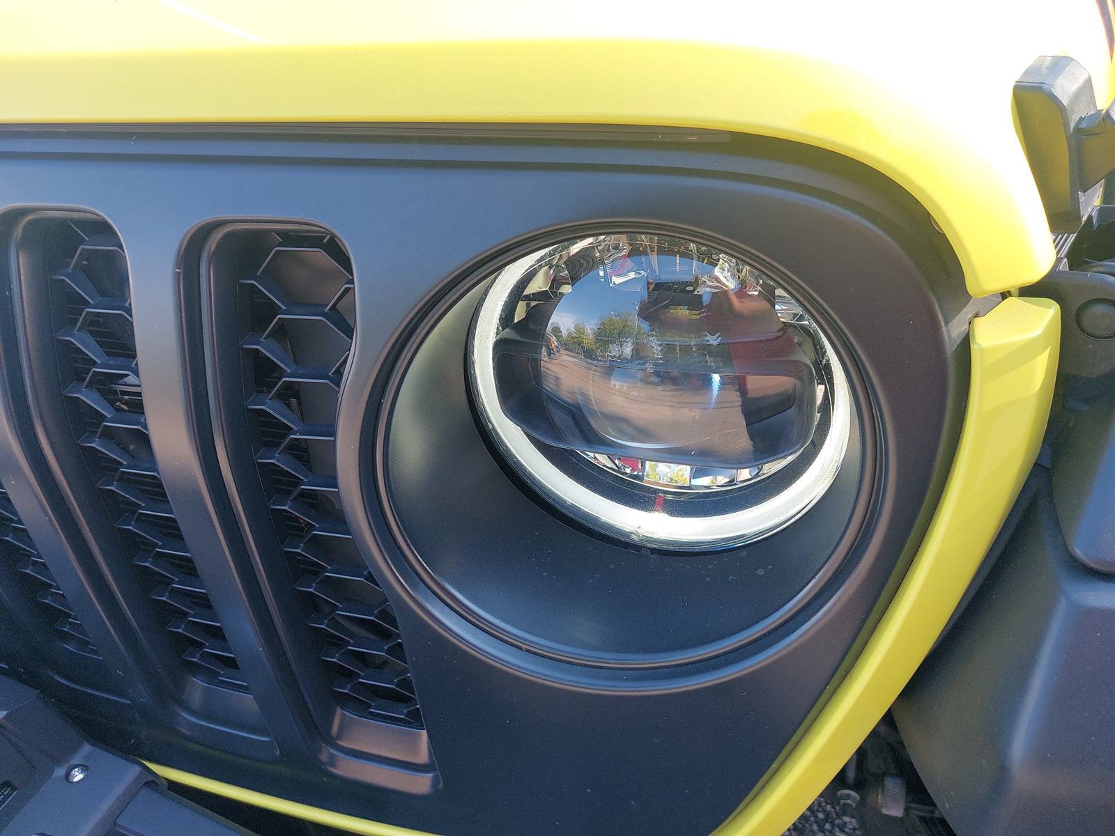 Used 2023 Jeep Gladiator Rubicon w/ LED Lighting Group AWD/4WD image 32
