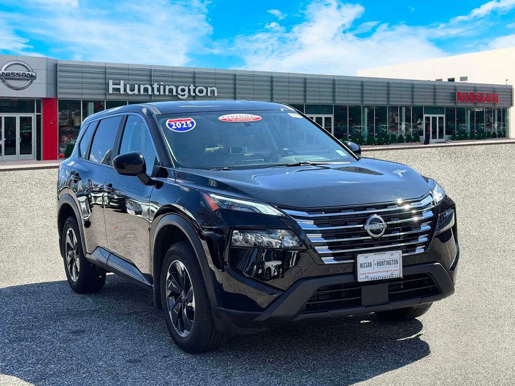 Used 2025 Nissan Rogue SV image 2