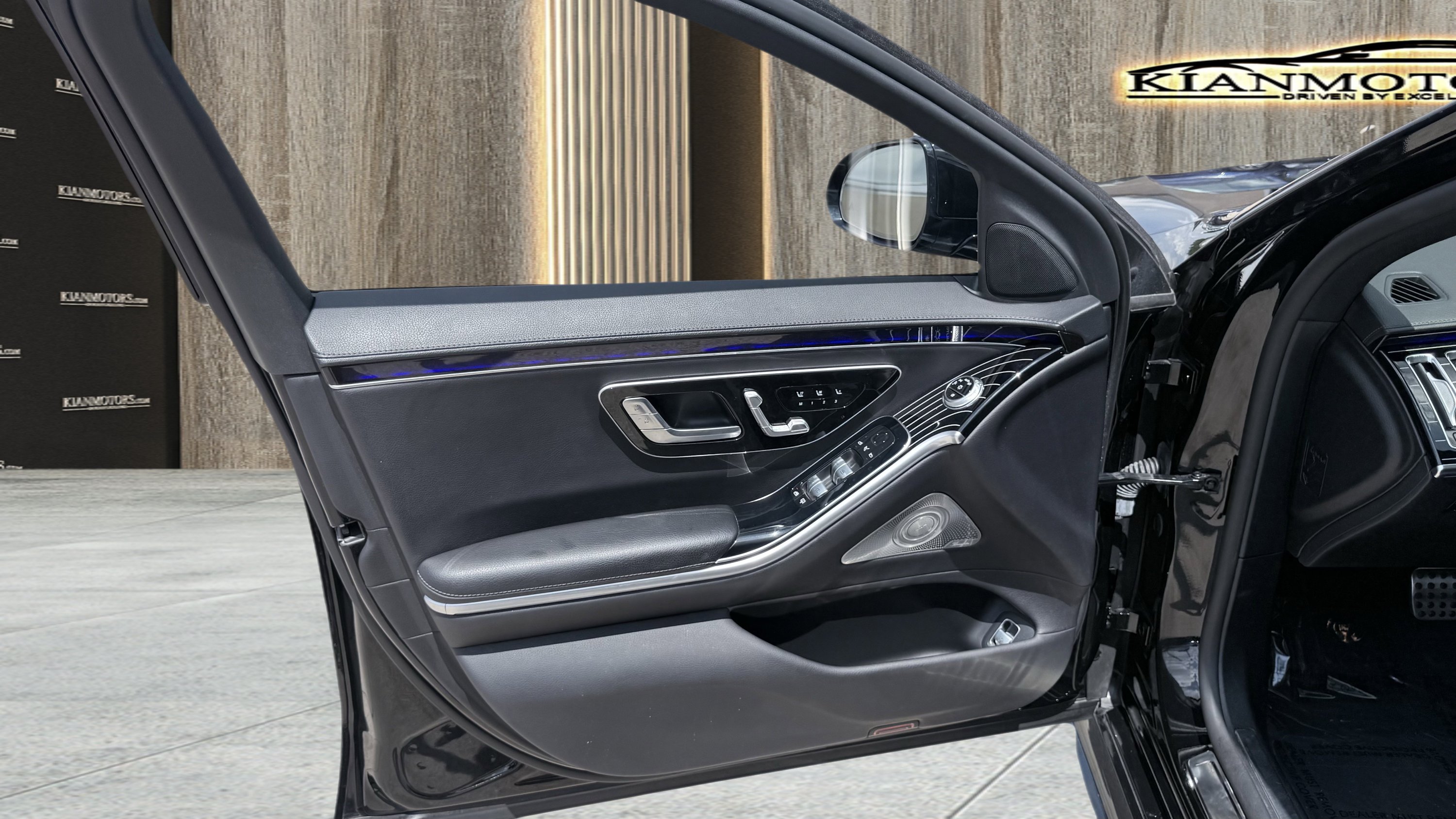 Used 2022 Mercedes-Benz S 580 4MATIC Sedan w/ AMG Line Package image 20