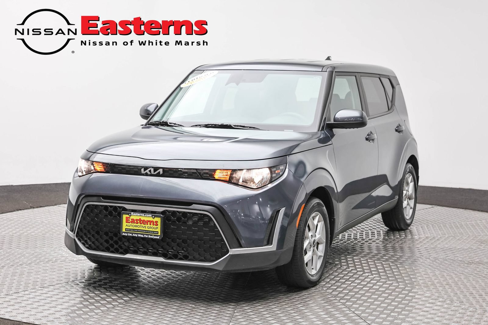 Used 2023 Kia Soul FWD image 1