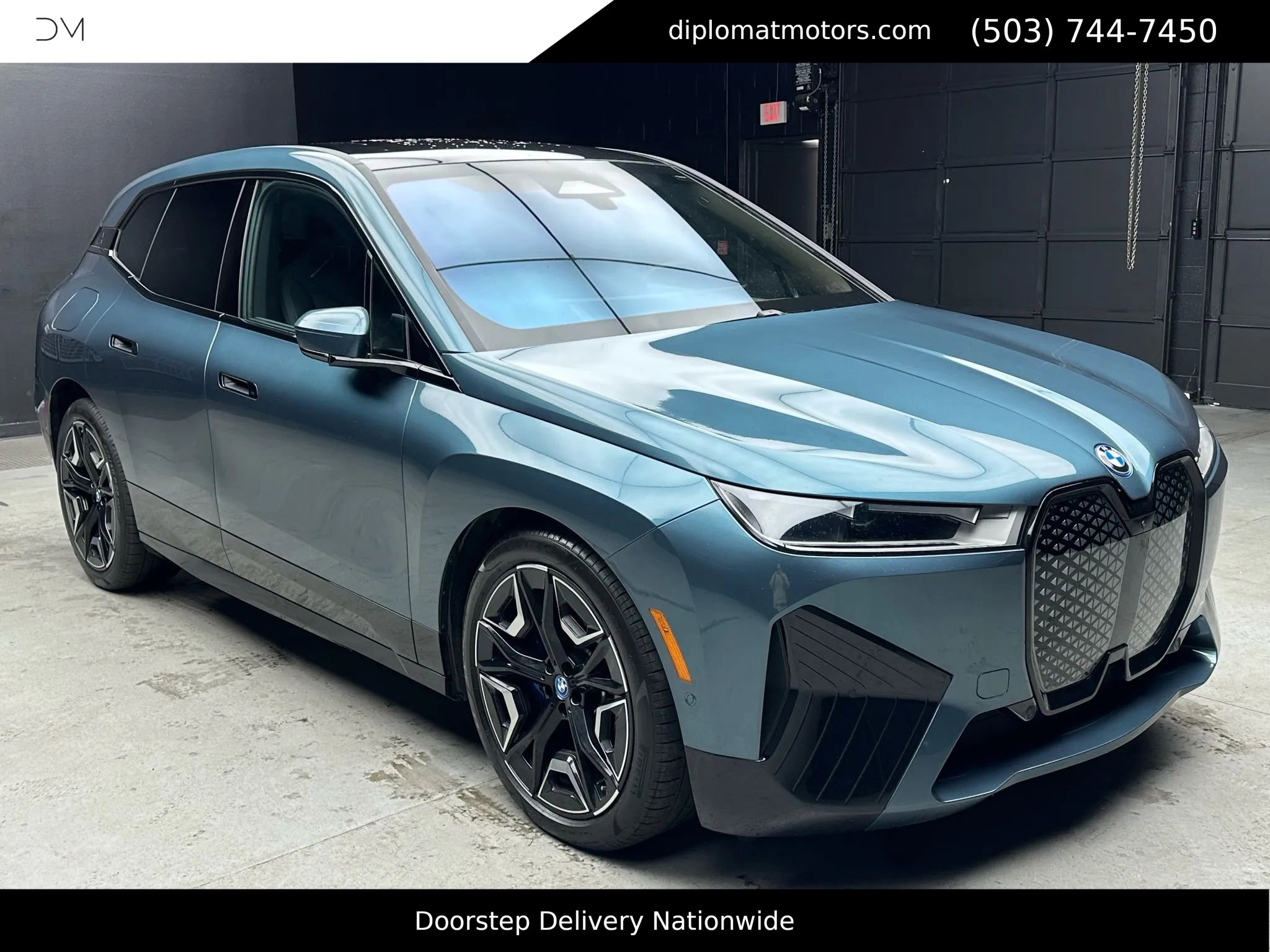 Used 2025 BMW iX xDrive50 w/ Premium Package image 8