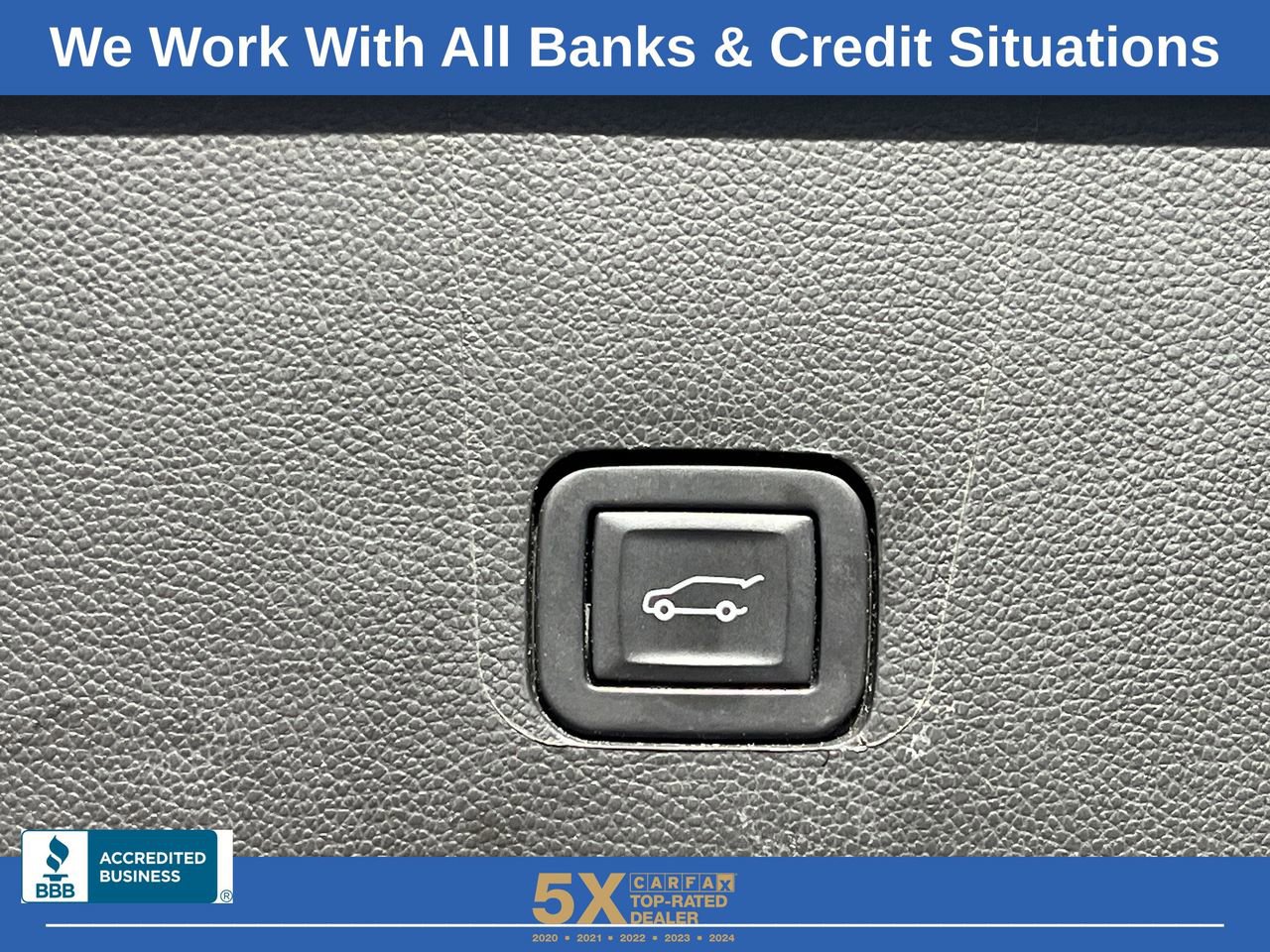 Used 2023 Chevrolet Traverse LT image 25