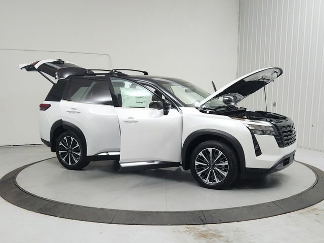New 2026 Nissan Pathfinder Platinum w/ Cargo Package AWD/4WD image 9