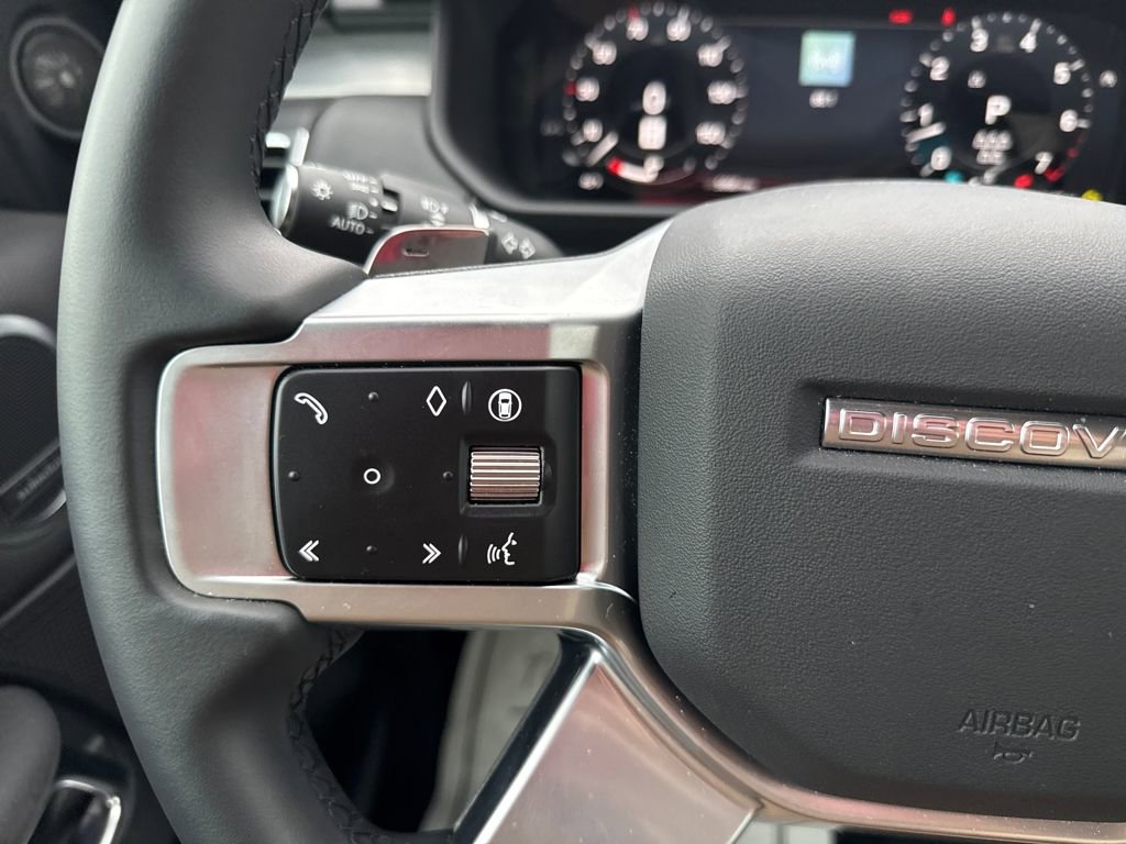 New 2025 Land Rover Discovery Dynamic SE image 20