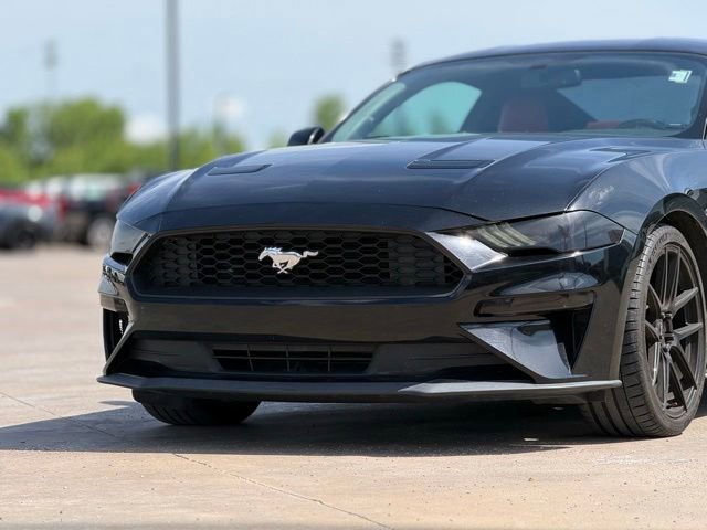 Used 2018 Ford Mustang Coupe RWD image 9