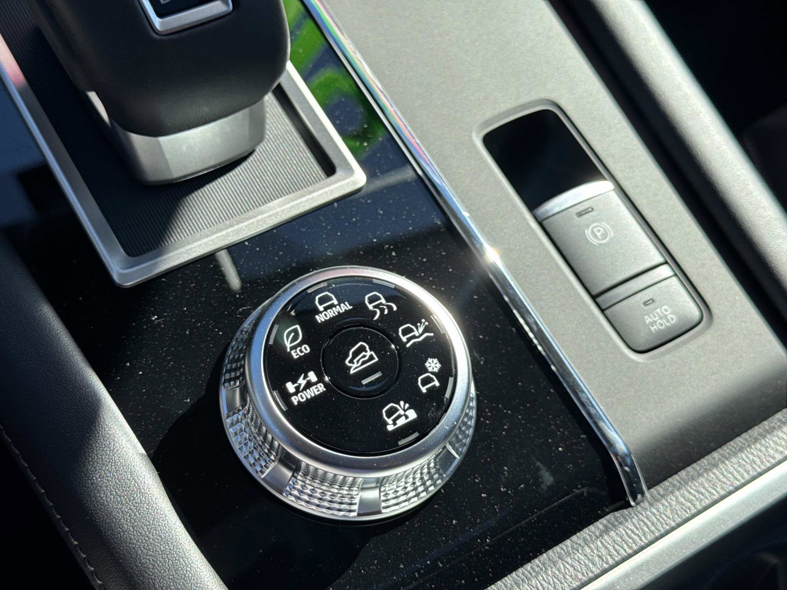 New 2025 Mitsubishi Outlander 4WD Plug-In Hybrid image 27