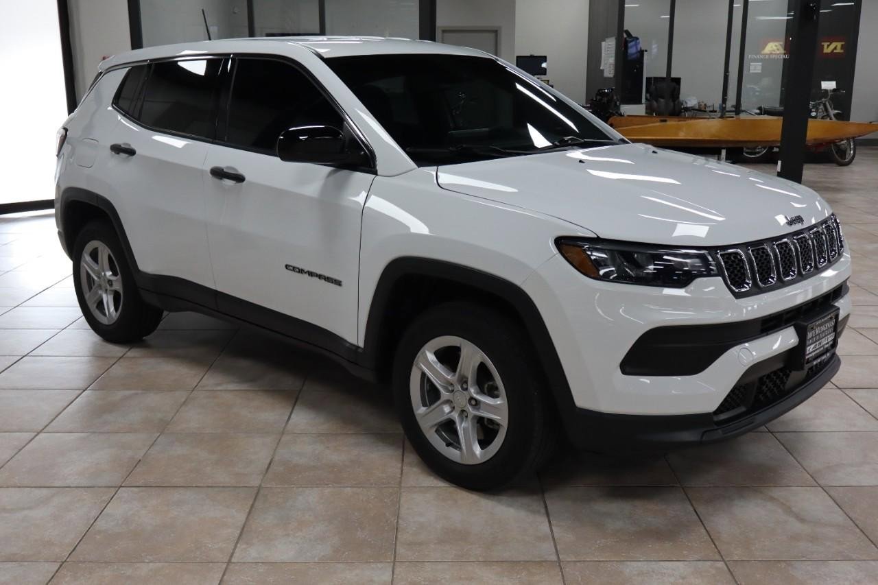 Used 2023 Jeep Compass Sport image 7