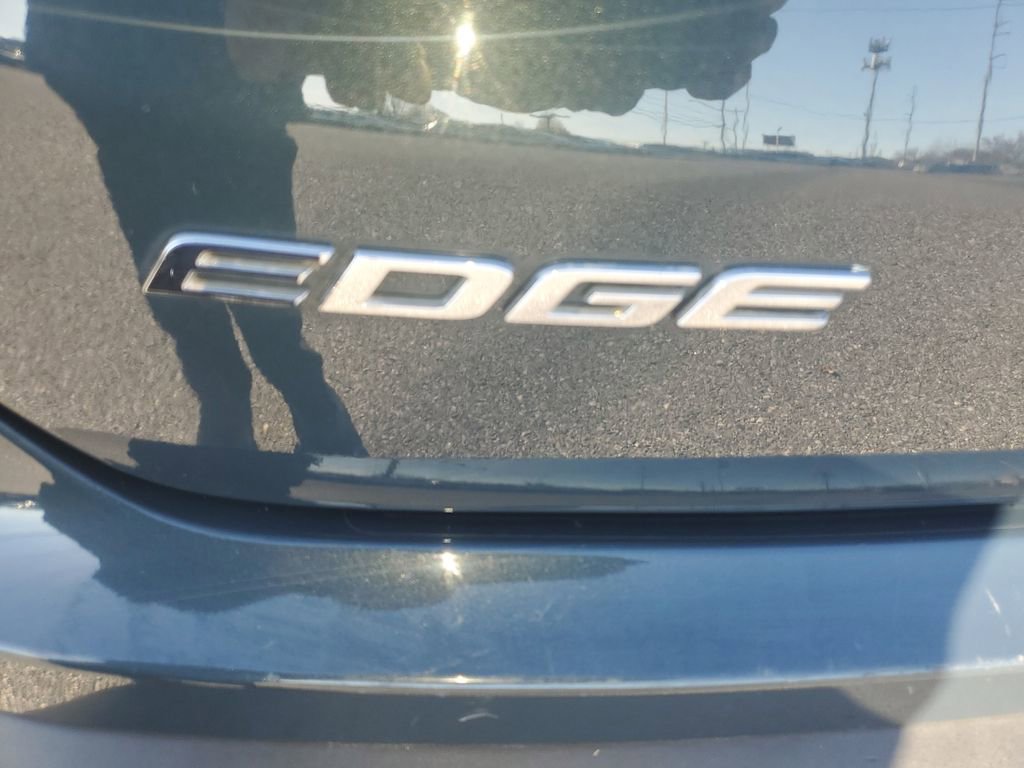 Used 2019 Ford Edge SEL w/ Equipment Group 201A image 17