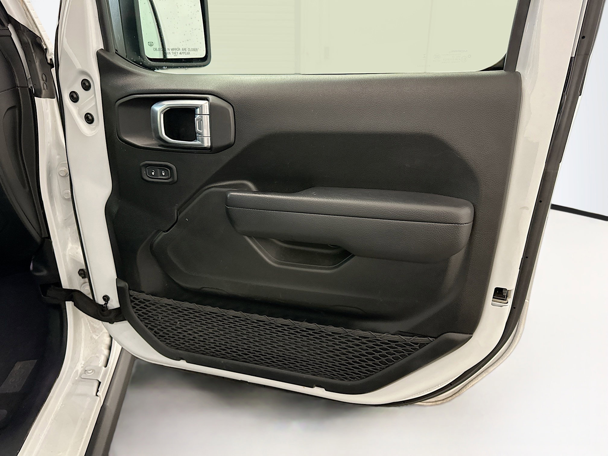 Used 2025 Jeep Wrangler Unlimited Rubicon image 32