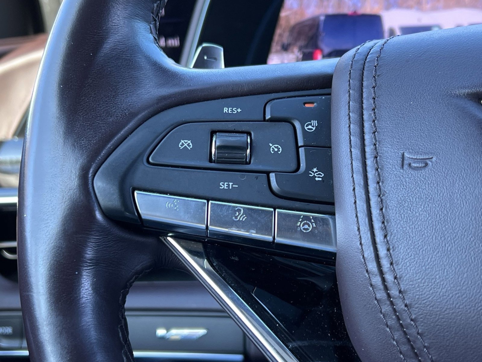 Used 2024 Cadillac Escalade ESV V w/ Heavy-Duty Trailer Package image 31