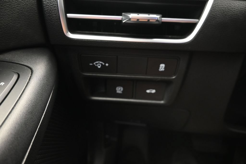 Used 2025 Hyundai Sonata SEL FWD image 23