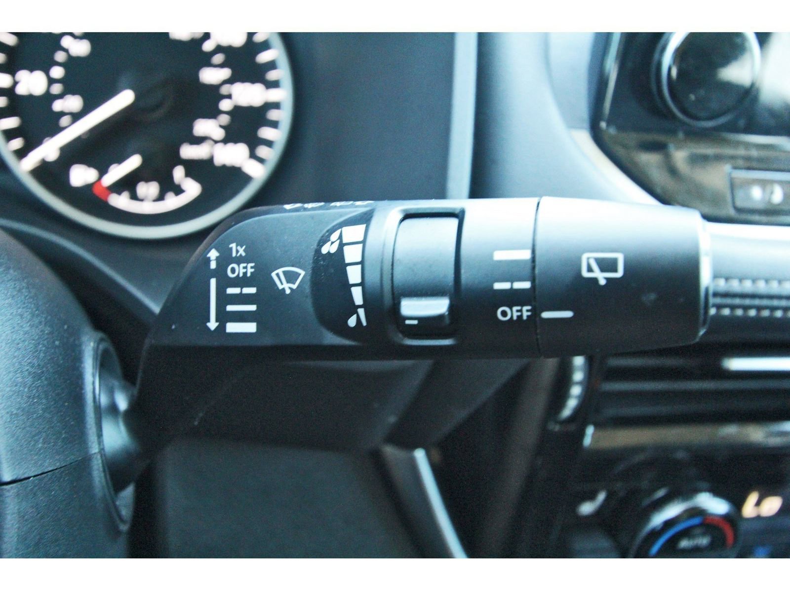 Used 2023 Nissan Rogue SL w/ SL Premium Package image 17