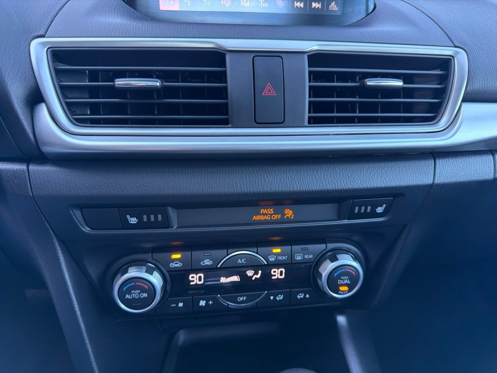 Used 2018 MAZDA MAZDA3 Touring FWD image 23
