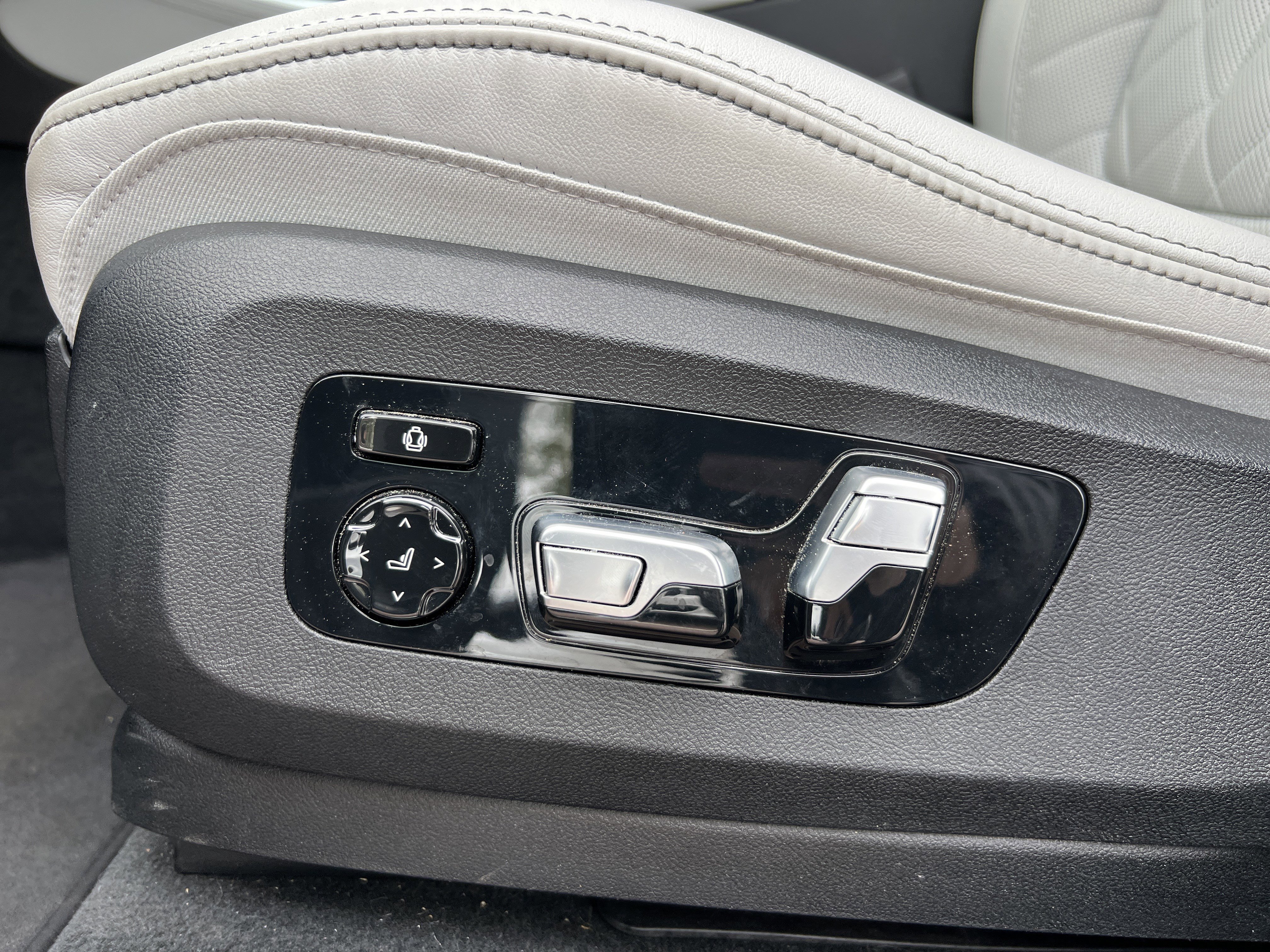 Certified 2023 BMW X5 sDrive40i w/ M Sport Package image 38