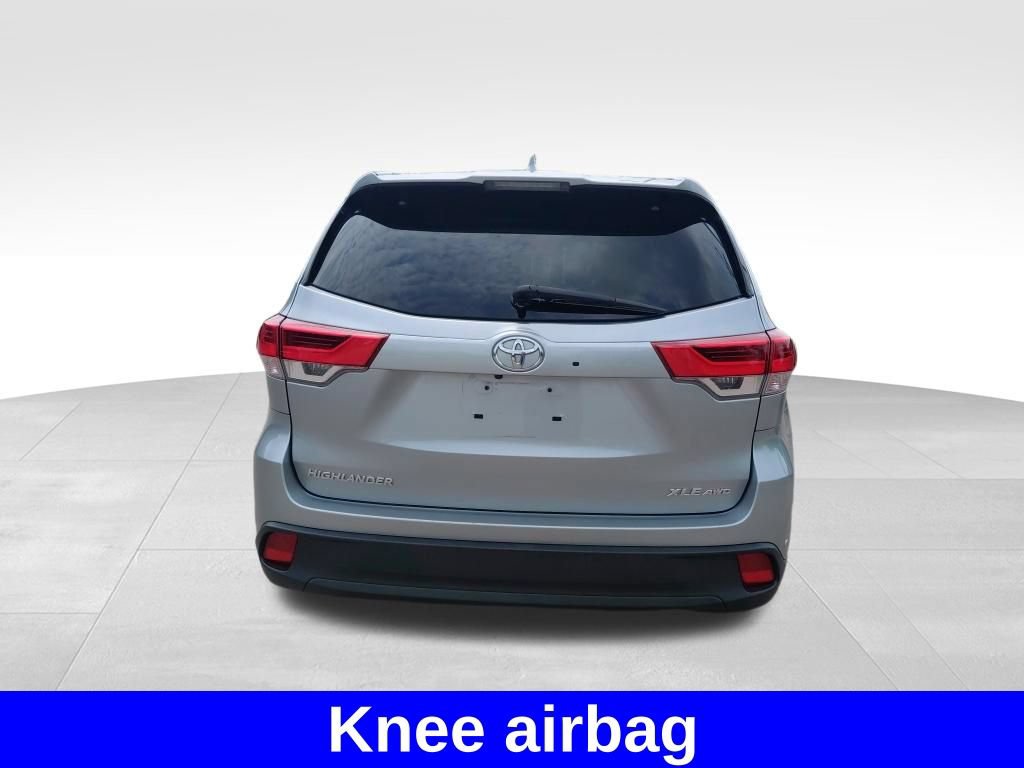 Used 2019 Toyota Highlander XLE AWD/4WD image 15