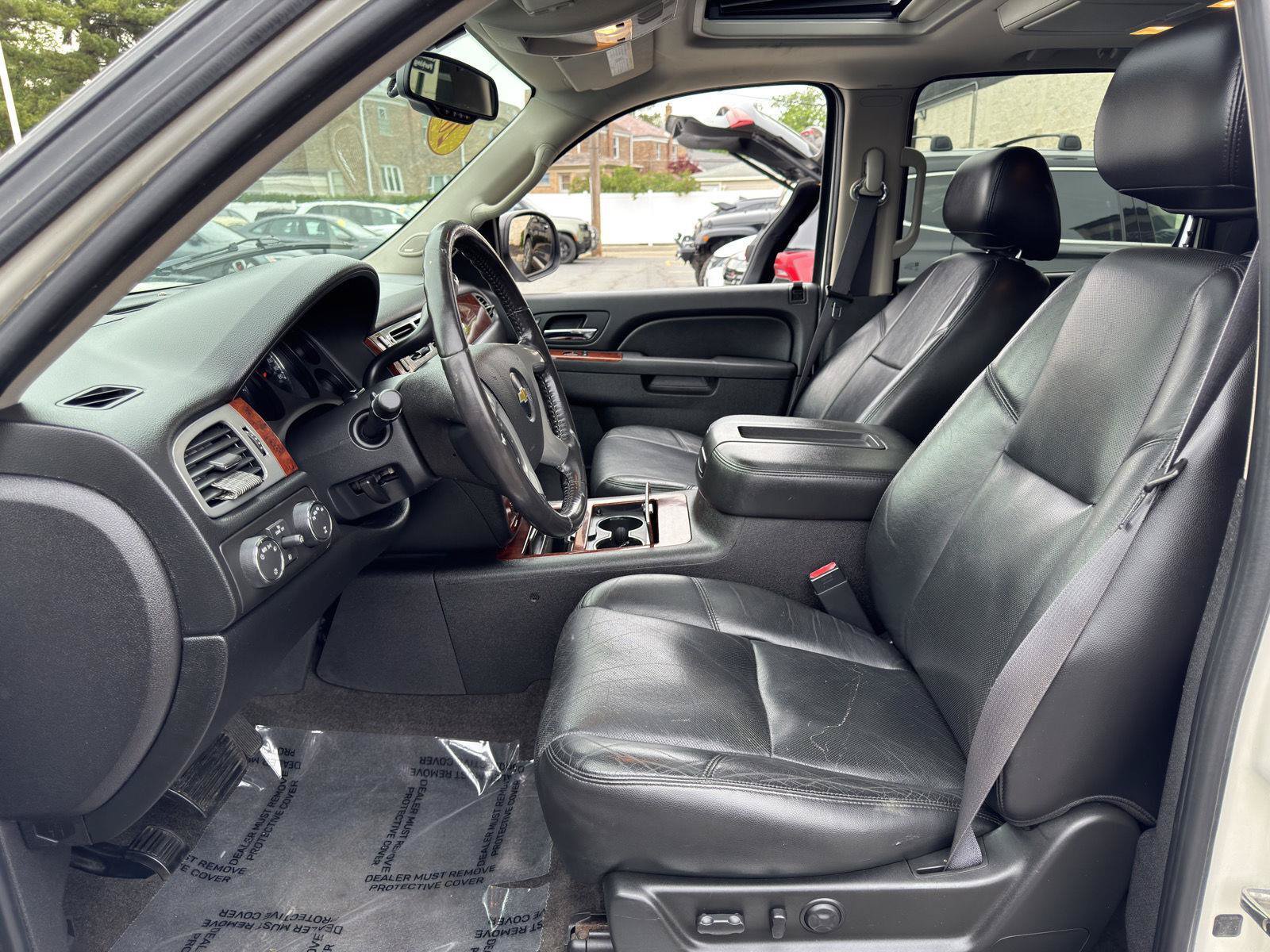 Used 2011 Chevrolet Avalanche LTZ AWD/4WD image 16