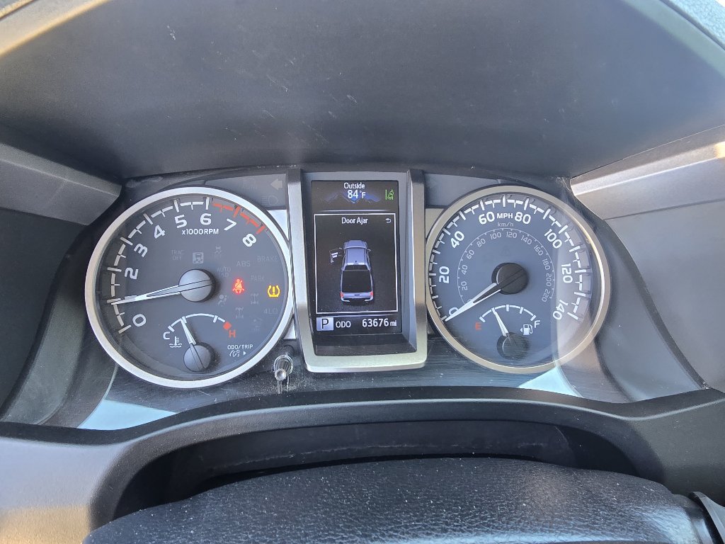 Used 2020 Toyota Tacoma SR5 AWD/4WD image 22