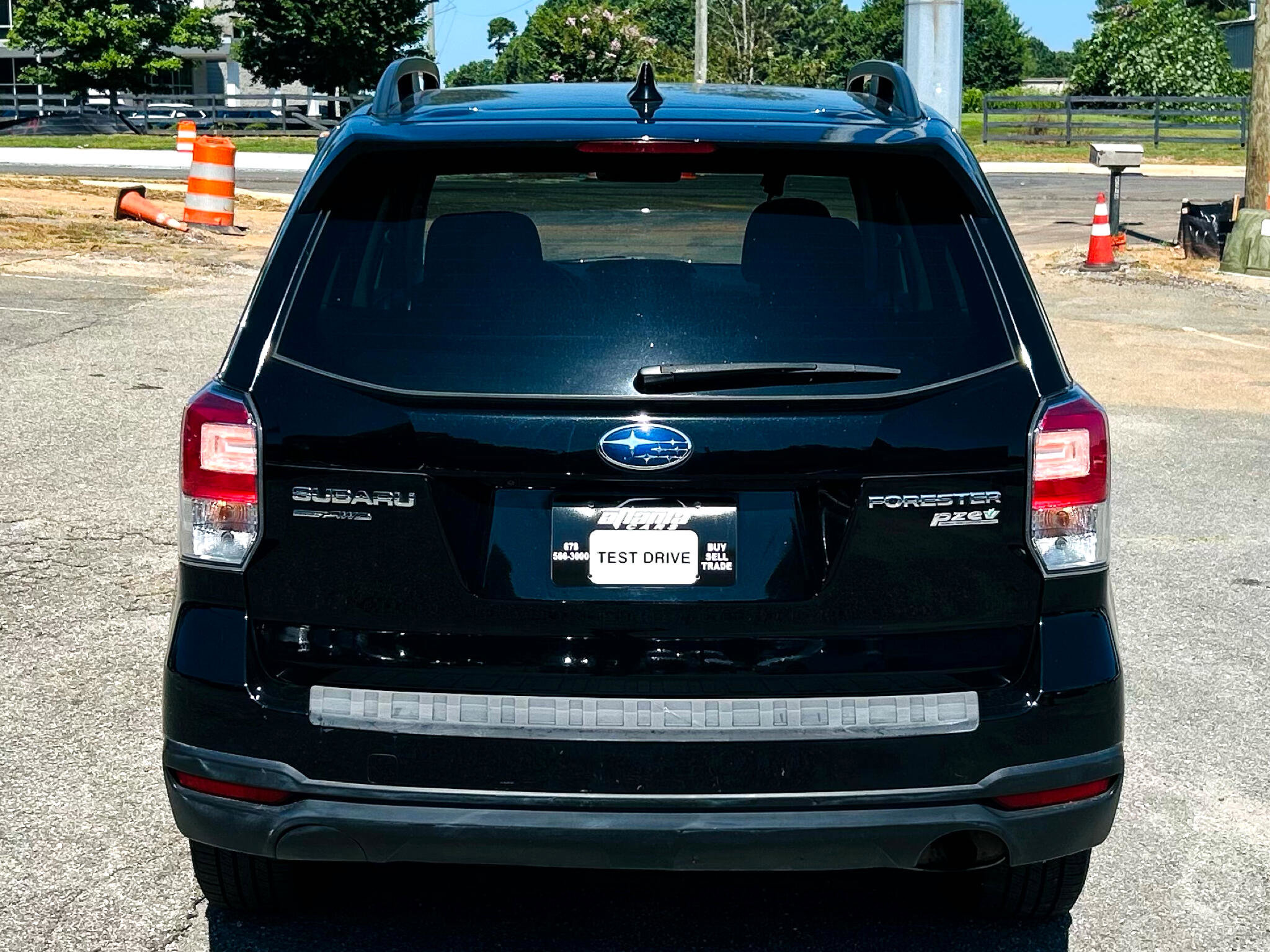 Used 2017 Subaru Forester 2.5i Premium w/ All-Weather Package image 5