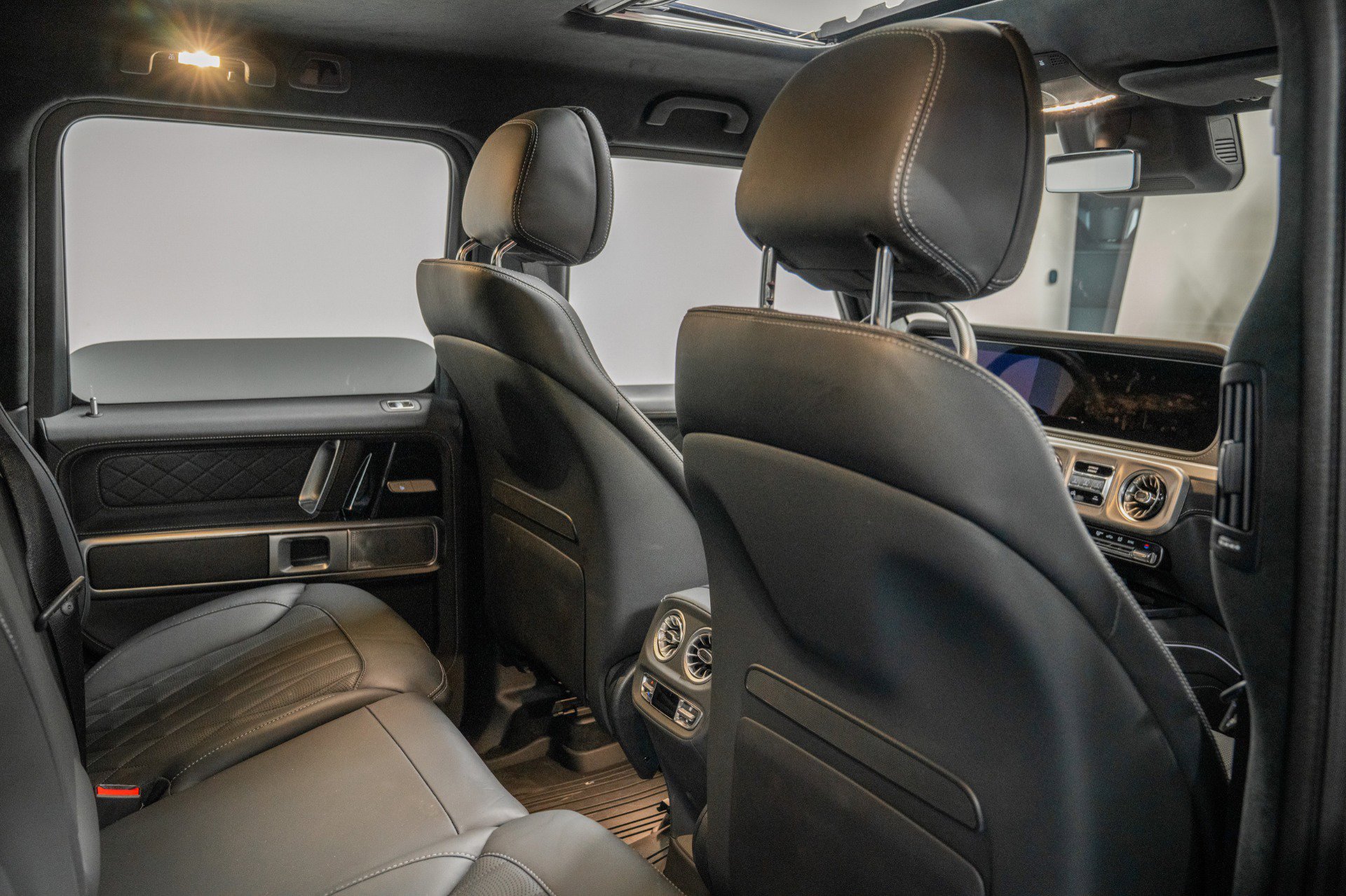 Used 2025 Mercedes-Benz G 550 image 29