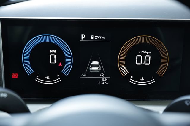 Certified 2025 Hyundai Tucson SE FWD image 30