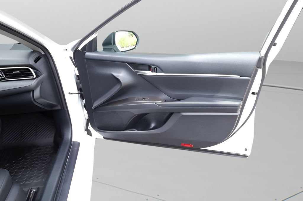 Certified 2023 Toyota Camry SE FWD image 17
