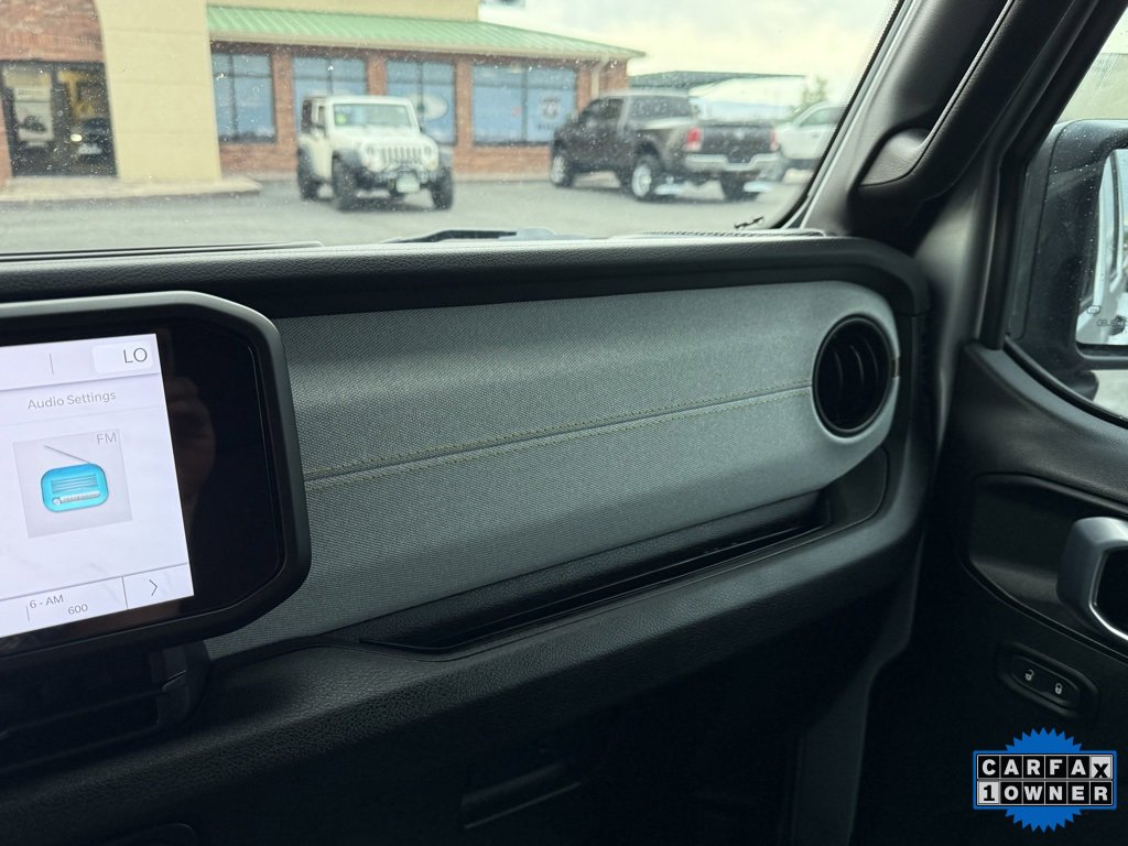 Used 2024 Jeep Gladiator Sport image 12