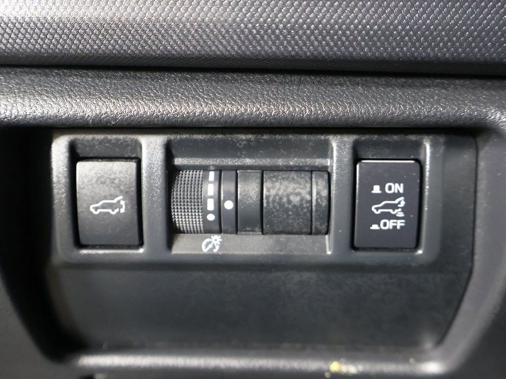 Used 2025 Subaru Forester Premium image 32