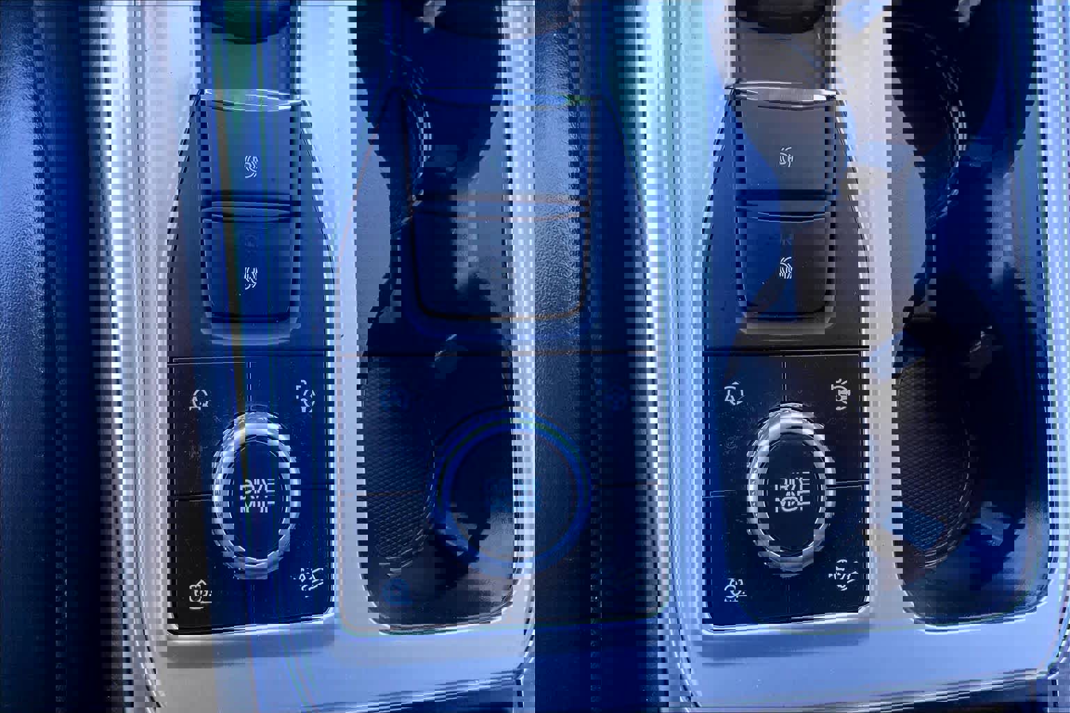 Used 2020 Ford Explorer Platinum w/ Premium Technology Package image 68