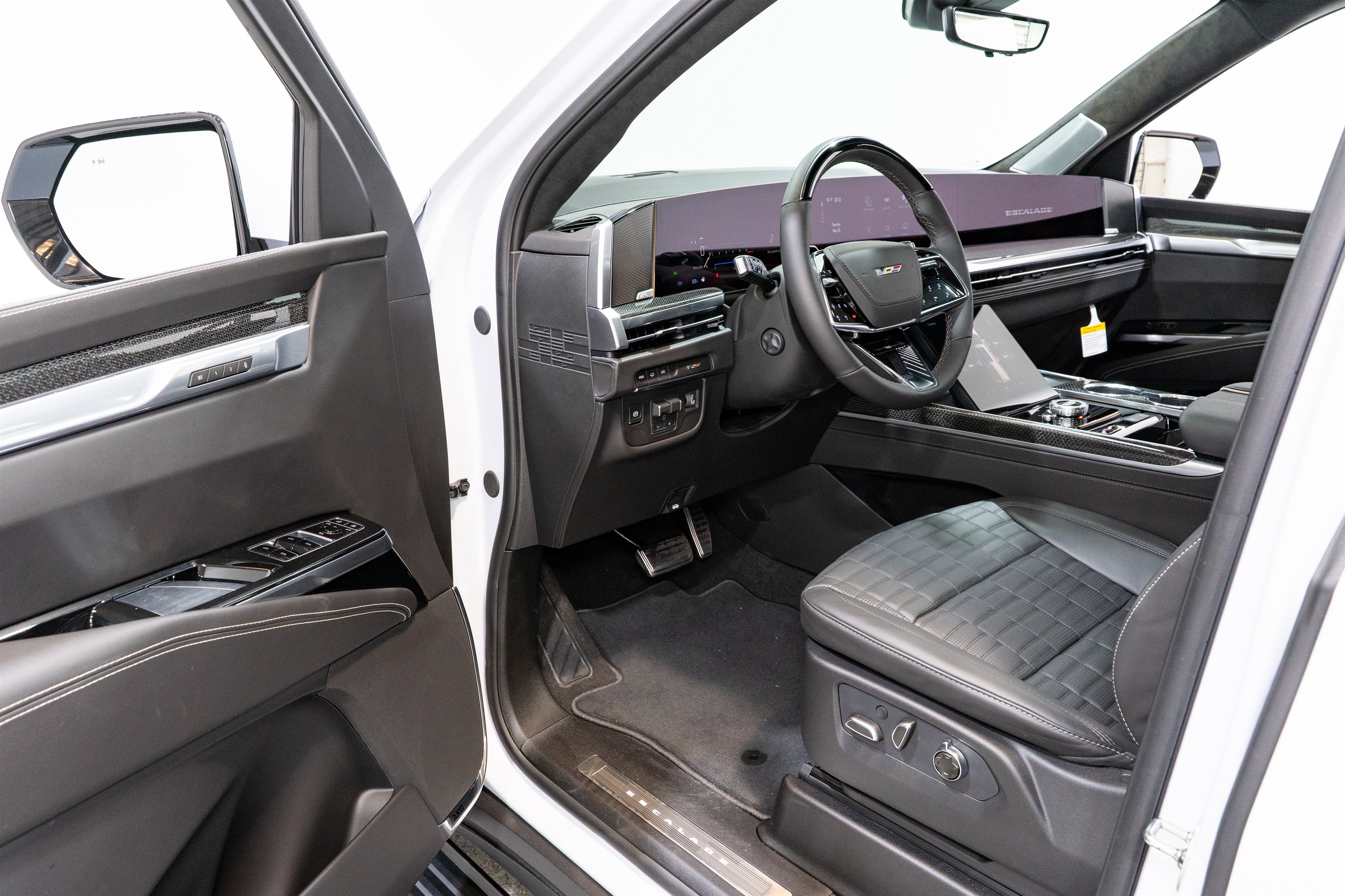 Used 2026 Cadillac Escalade V w/ LPO, ONYX Package AWD/4WD image 13