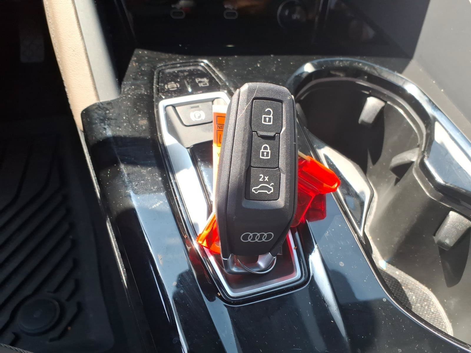 Used 2025 Audi Q5 Premium w/ Convenience Package AWD/4WD image 29