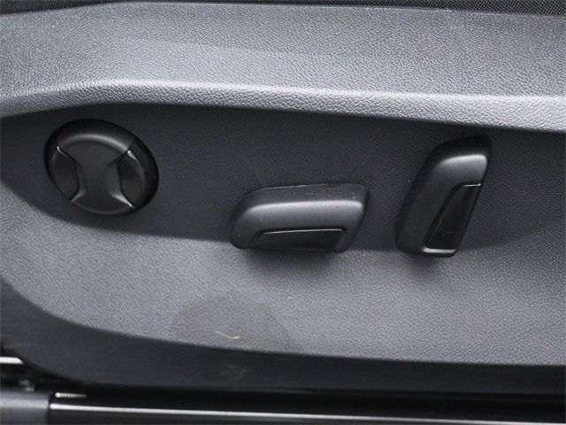 Certified 2025 Volkswagen Taos SE w/ Panoramic Sunroof Package image 10