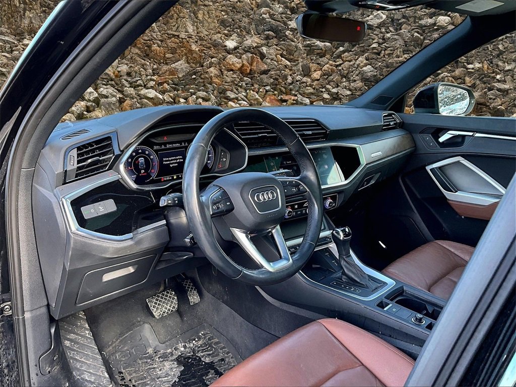 Used 2021 Audi Q3 2.0T Premium Plus w/ Premium Plus Package image 11