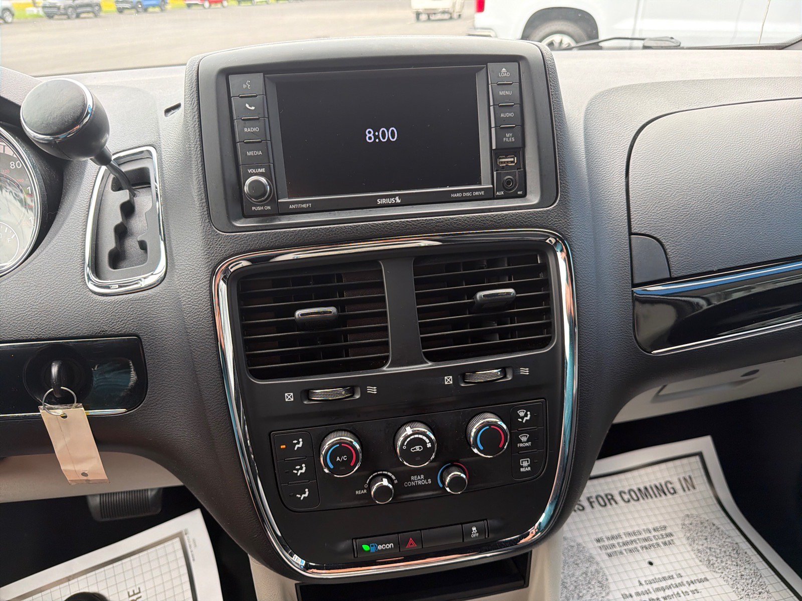 Used 2019 Dodge Grand Caravan SXT FWD image 12