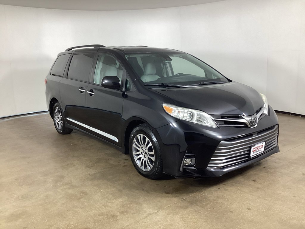 Used 2020 Toyota Sienna XLE FWD image 3