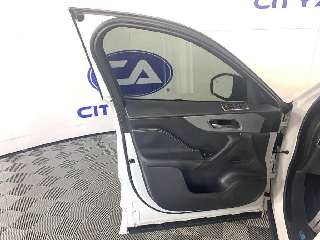 Used 2017 Jaguar F-PACE S AWD/4WD image 14
