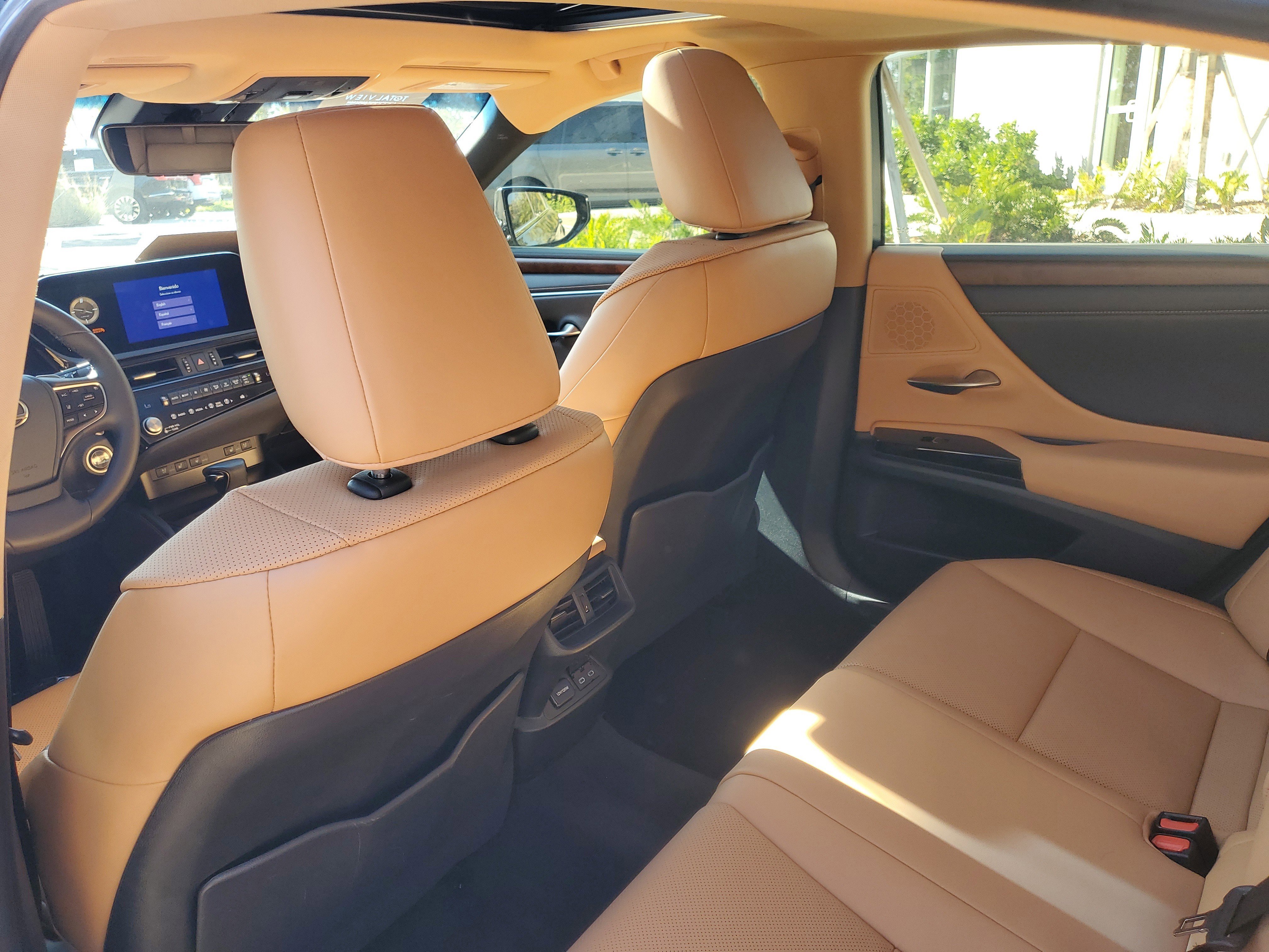 Used 2024 Lexus ES 350 w/ Premium Package image 11