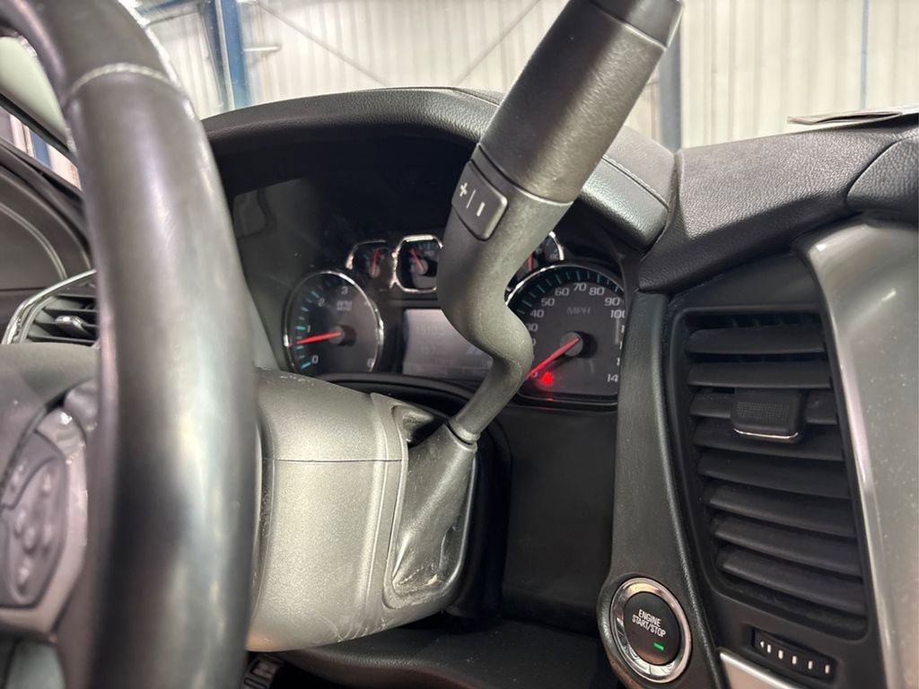 Used 2019 Chevrolet Tahoe LT w/ LT Signature Package image 40