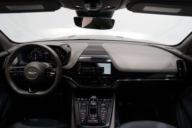 Used 2025 Aston Martin DBX 707 image 18