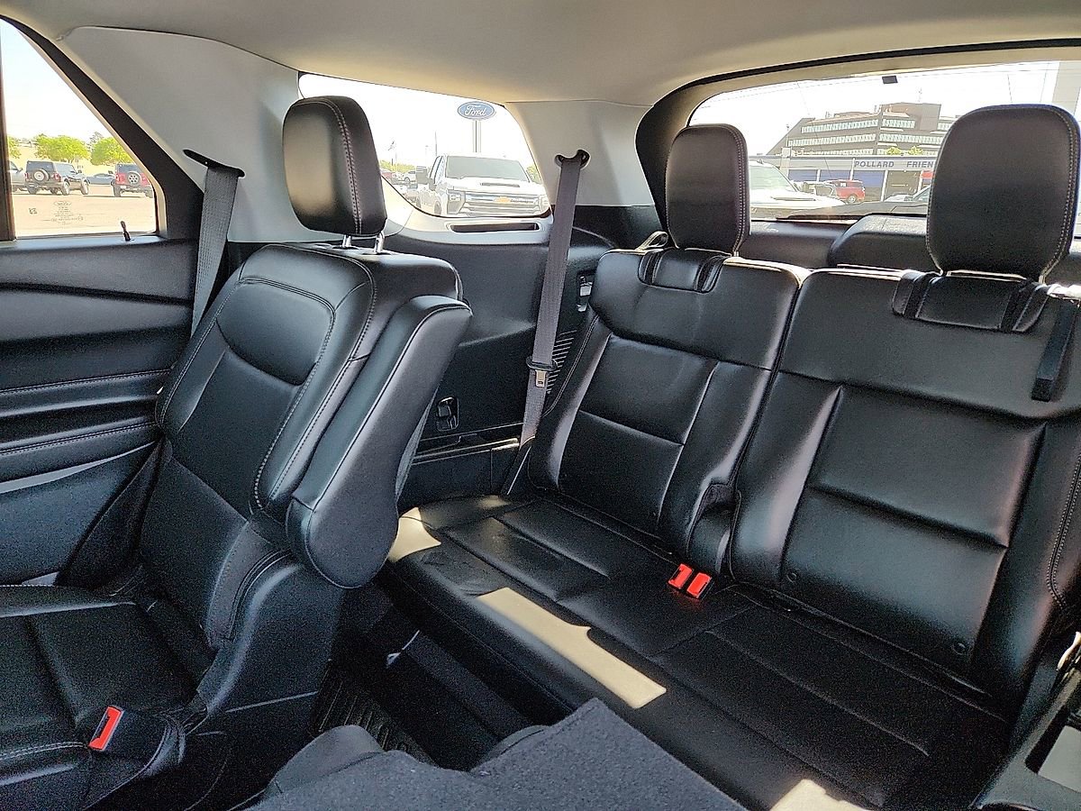 Used 2022 Ford Explorer XLT w/ Equipment Group 202A AWD/4WD image 5