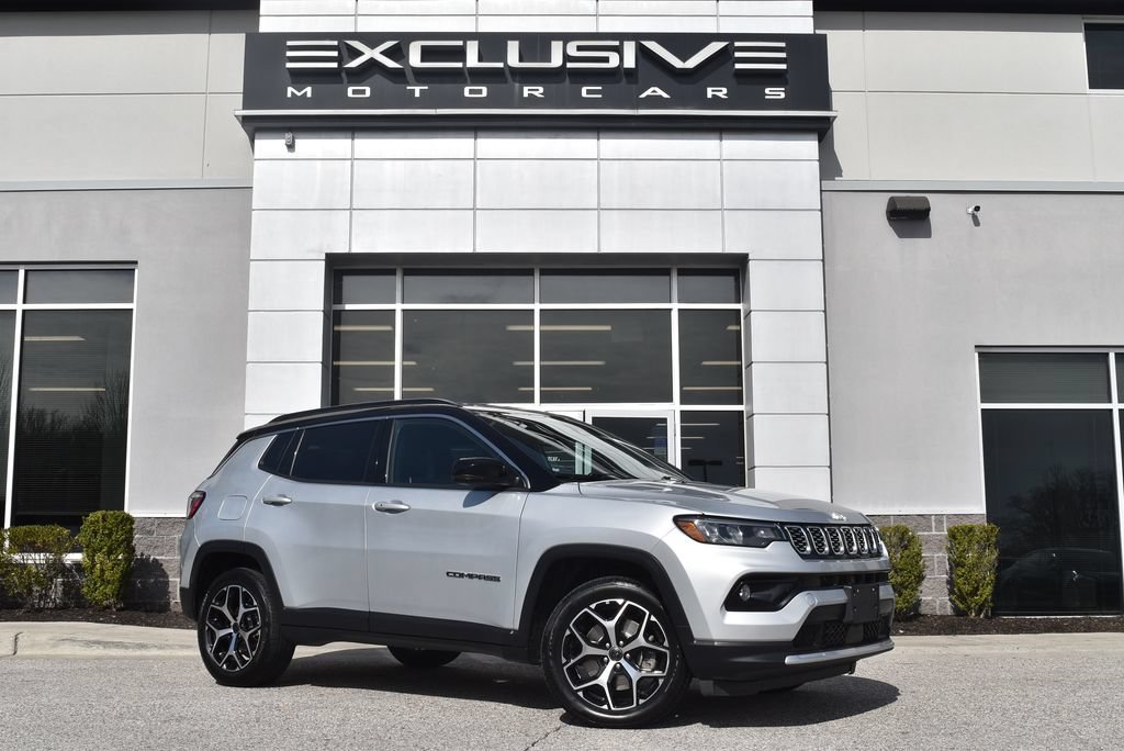 Used 2025 Jeep Compass Limited AWD/4WD image 1