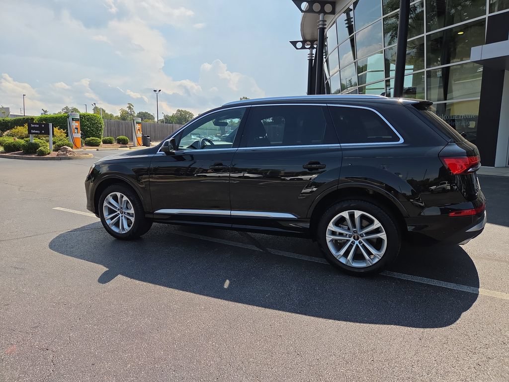 Used 2025 Audi Q7 3.0T Premium Plus AWD/4WD image 3