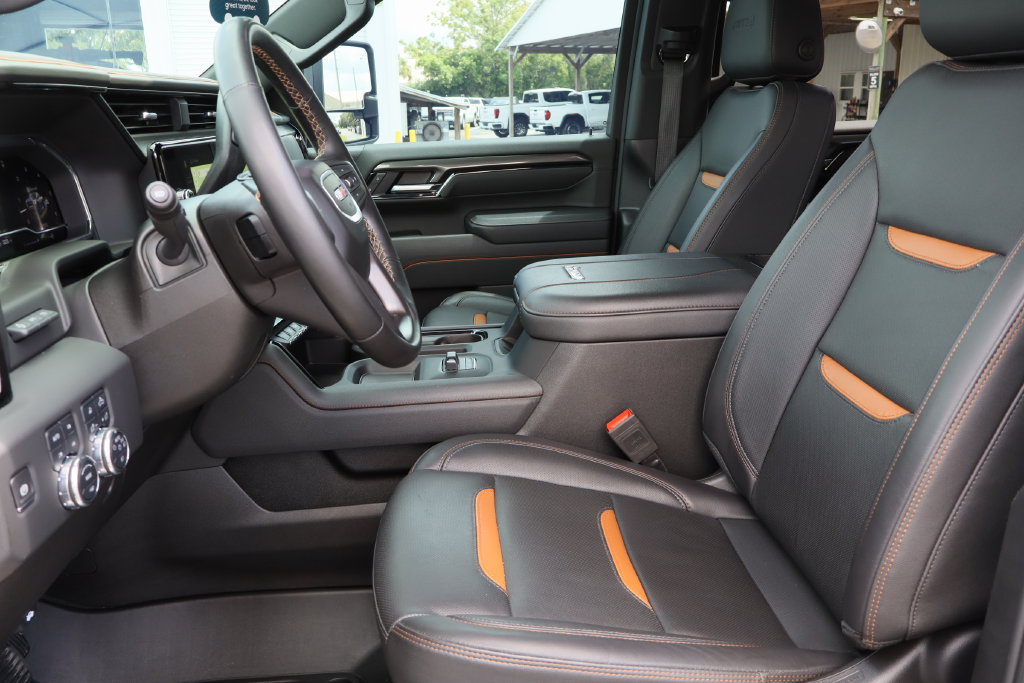 Certified 2025 GMC Sierra 2500 AT4 w/ AT4 Premium Plus Package AWD/4WD image 23