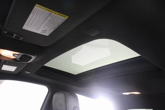 Used 2024 GMC Canyon Denali image 12